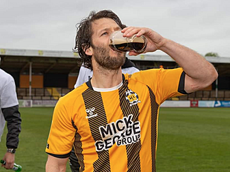 Hoolahan would love to keep pl...